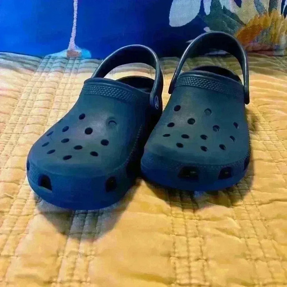 Crocs Unisex Classic Clog - Bijou Blue Youth Size J1 - Picture 5 of 6